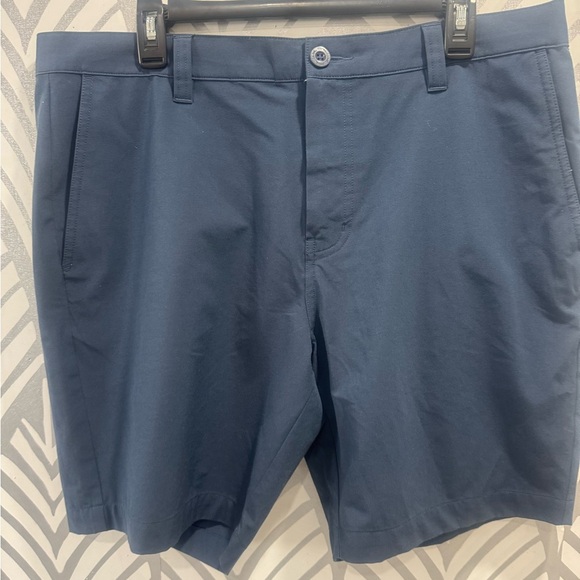 Travis Mathew Blue Flat Front Shorts Classic Style - Picture 1 of 4